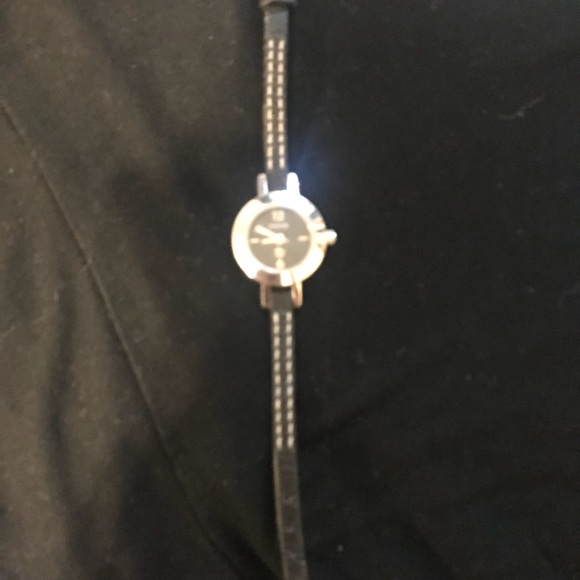 Ladies watch. Black leather by billabong - Picture 2 of 3